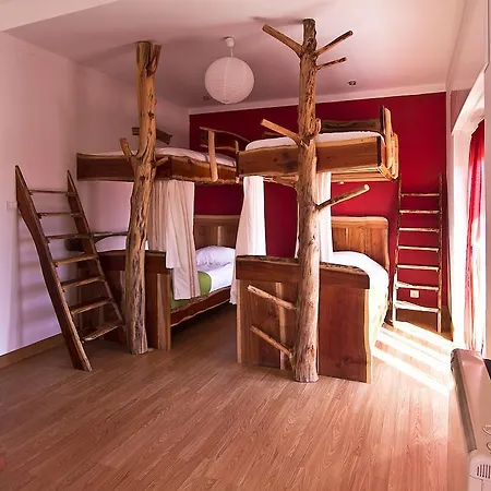 Ostello Tribo Da Praia - Almagreira Surf