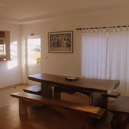 Ostello Tribo Da Praia - Almagreira Surf Peniche