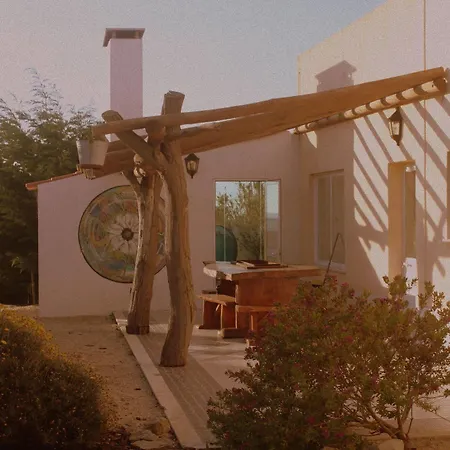 Ostello Tribo Da Praia - Almagreira Surf