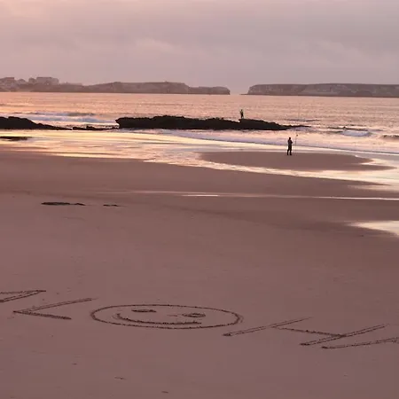 Albergue Tribo Da Praia - Almagreira Surf