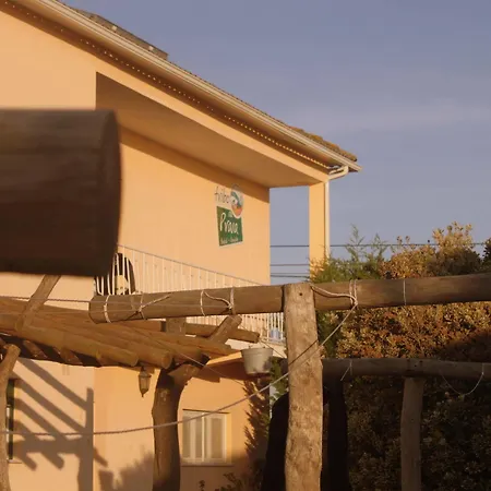 Tribo Da Praia - Almagreira Surf Albergue *