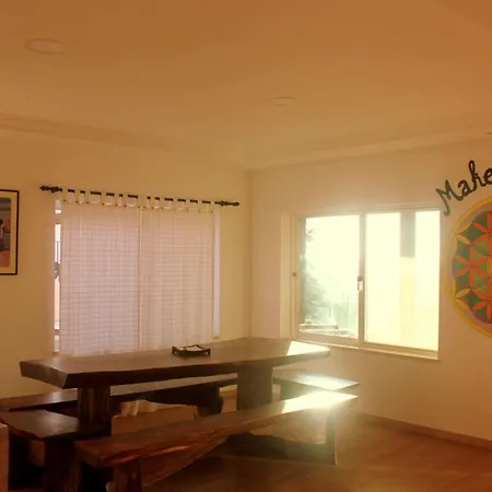 Tribo Da Praia - Almagreira Surf Hostel Peniche