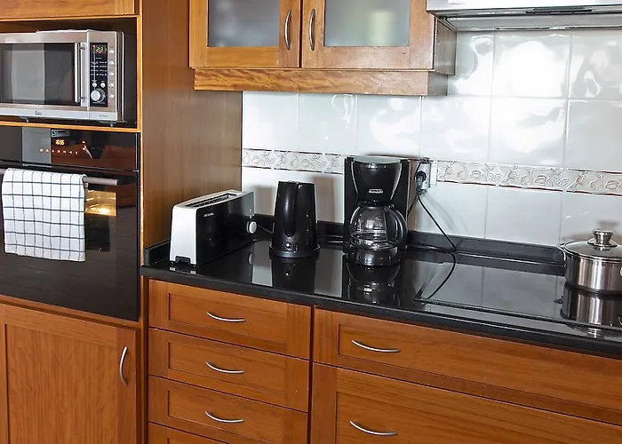 Хостел Tribo Da Praia - Almagreira Surf