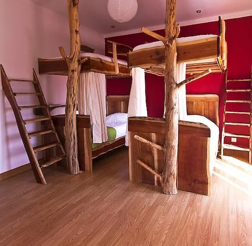 Хостел Tribo Da Praia - Almagreira Surf *