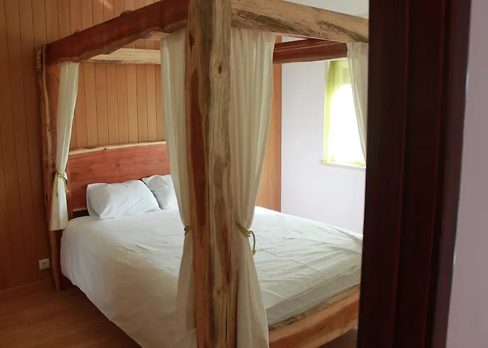 Хостел Tribo Da Praia - Almagreira Surf *