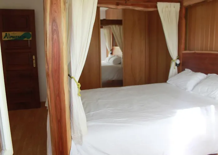 Хостел Tribo Da Praia - Almagreira Surf