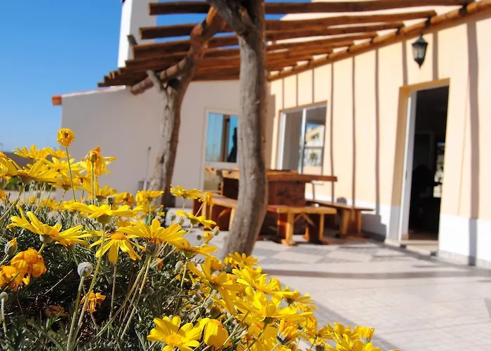 Хостел Tribo Da Praia - Almagreira Surf Пениши